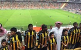 الاتحاد للطيران ونادي الاتحاد الرياضي يستضيفان مجموعة من فتيان جمعية دار البر في جدة لحضور مباراة كرة قدم