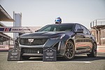 ’كاديلاك CT5-V Blackwing‘ تكسر الرقم القياسي الخاص بأسرع سيارة سيدان إنتاجية على حلبة GP في ’دبي أوتودروم‘